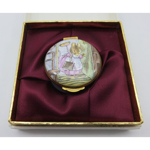 Crummles Beatrix Potter HUNCA MUNCA Enamel Trinket Pill Box in Display Case Vint - Picture 2 of 10